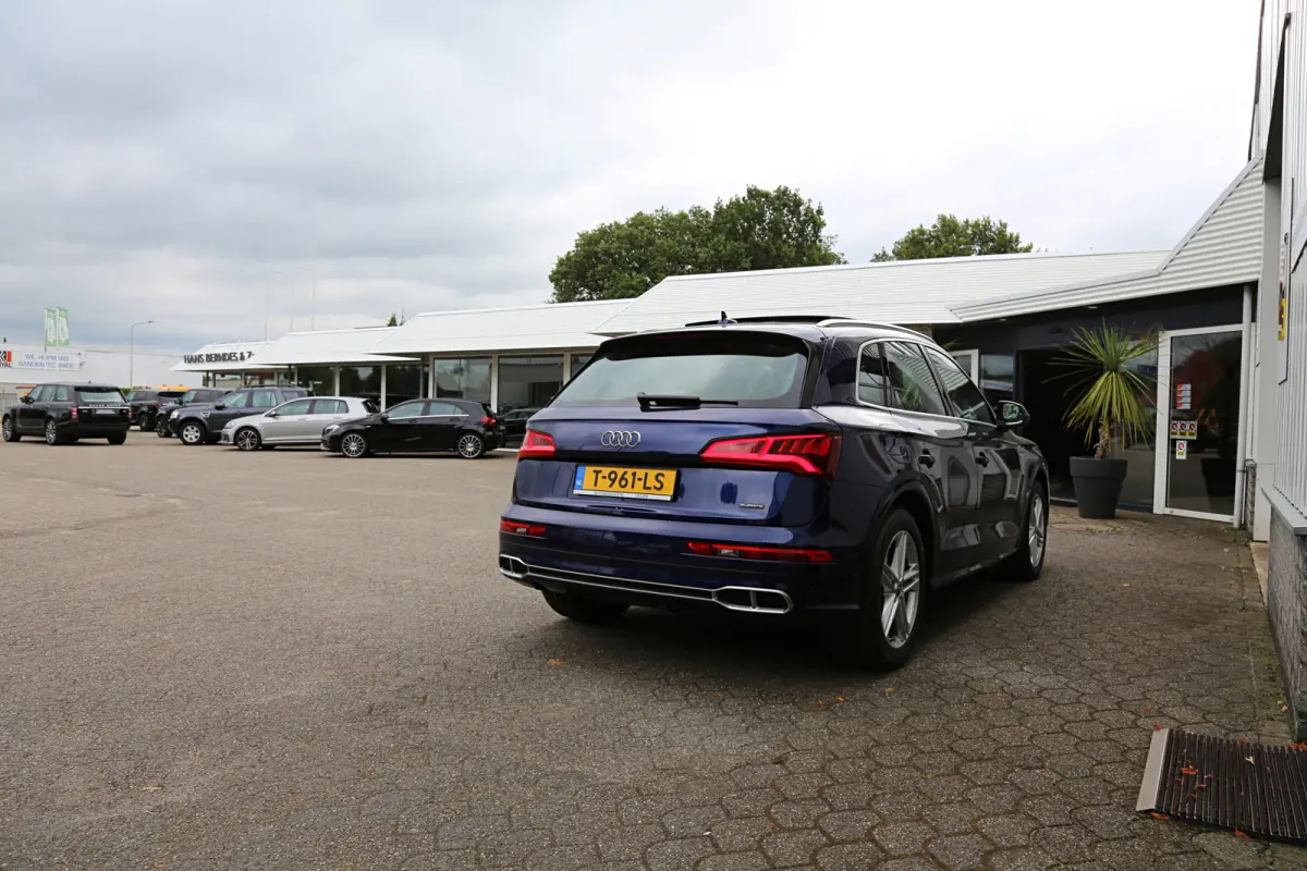 55 TFSI e 367PK Plug in S-Line Quattro Competition*Perfect Audi Onderh.*BTW*1ste Eig!*Luchtvering/Panodak/Head-Up/Elek. Trekhaak/Keyless Entry+Go/S-Line Sportstoelen/Stoelverw./LED/DAB/19 in