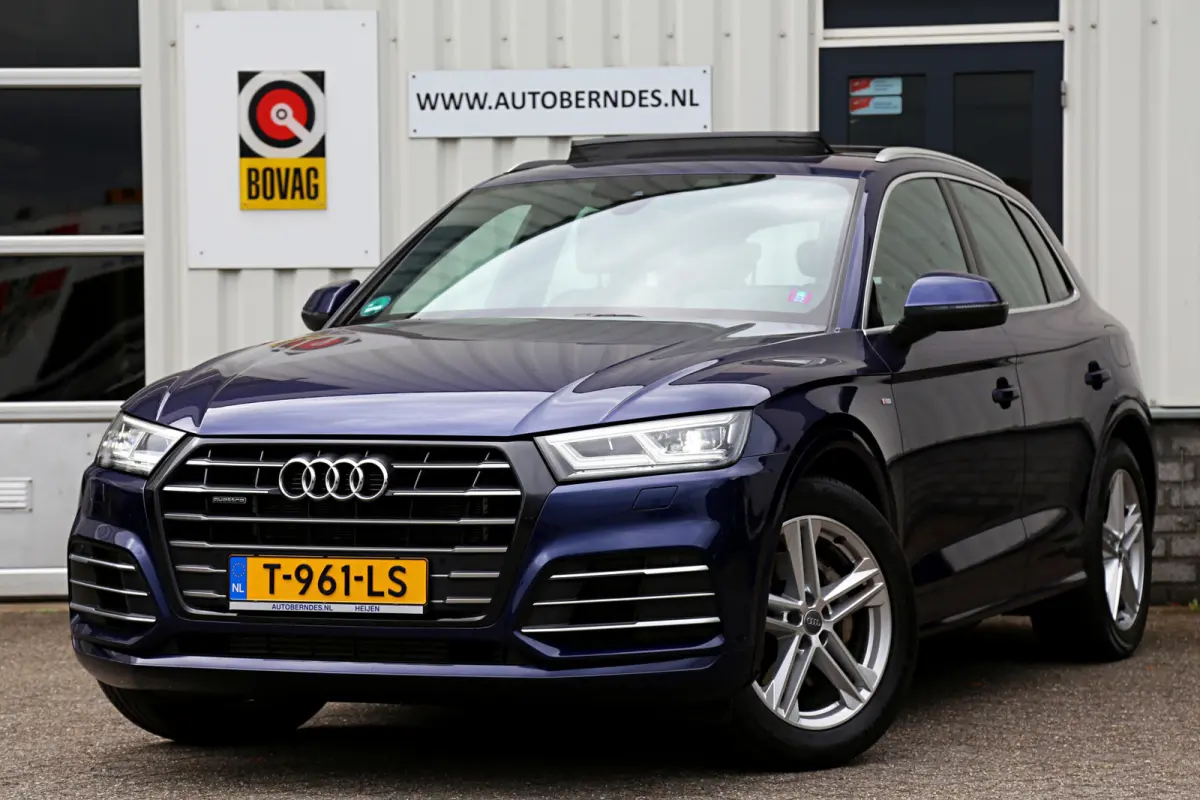 55 TFSI e 367PK Plug in S-Line Quattro Competition*Perfect Audi Onderh.*BTW*1ste Eig!*Luchtvering/Panodak/Head-Up/Elek. Trekhaak/Keyless Entry+Go/S-Line Sportstoelen/Stoelverw./LED/DAB/19 in