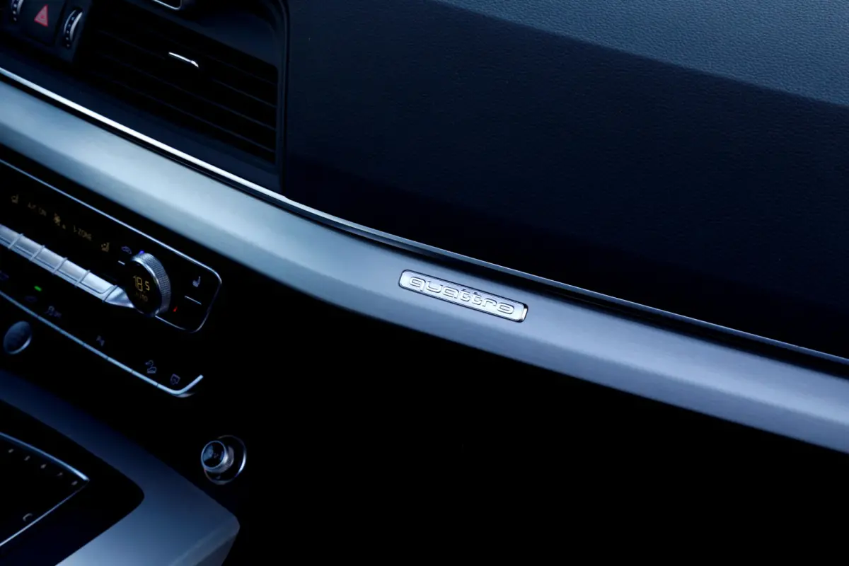 55 TFSI e 367PK Plug in S-Line Quattro Competition*Perfect Audi Onderh.*BTW*1ste Eig!*Luchtvering/Panodak/Head-Up/Elek. Trekhaak/Keyless Entry+Go/S-Line Sportstoelen/Stoelverw./LED/DAB/19 in