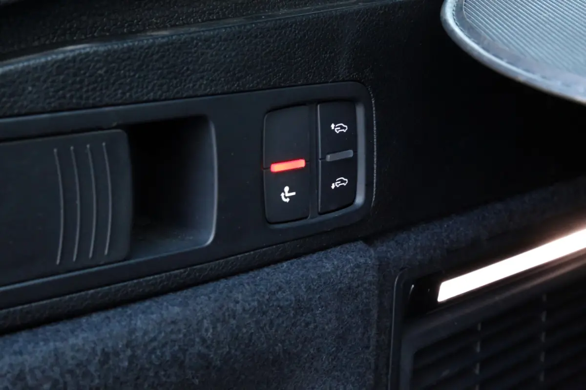 55 TFSI e 367PK Plug in S-Line Quattro Competition*Perfect Audi Onderh.*BTW*1ste Eig!*Luchtvering/Panodak/Head-Up/Elek. Trekhaak/Keyless Entry+Go/S-Line Sportstoelen/Stoelverw./LED/DAB/19 in