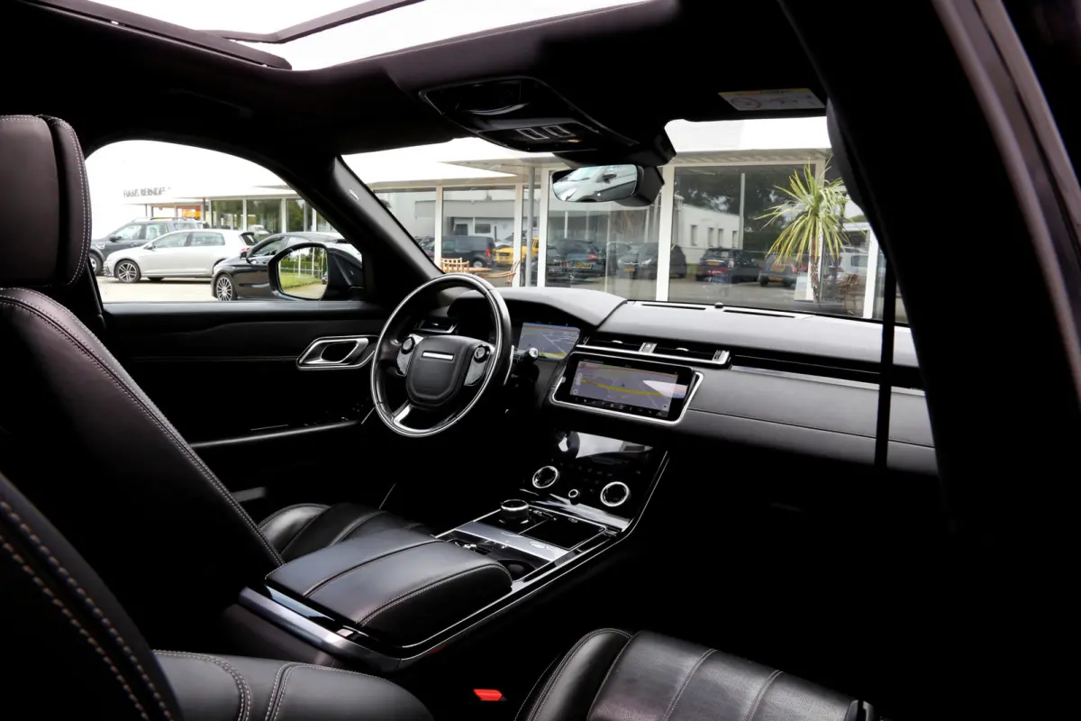 3.0 V6 300PK AWD R-Dynamic HSE*BTW*NL-Auto*Perfect LR Onderh.*Luchtvering/Black Pack/Pano/ACC/Massage/Meridian/HUD/DAB/LED/Apple Carplay-Android/Camera/Memorie/Keyless/Dodehoek/Rijstrook/Par