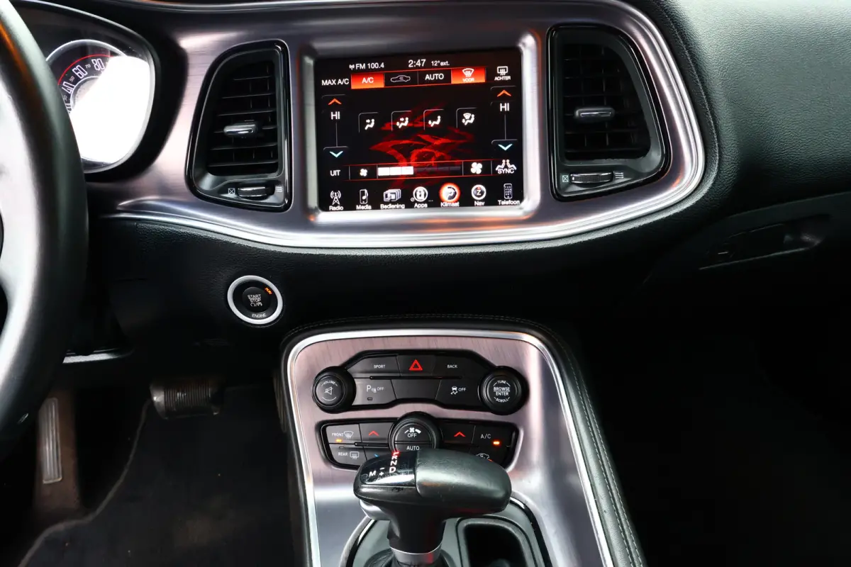 DODGE R/T 5.7 V8 HEMI