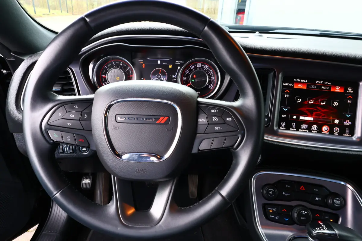 DODGE R/T 5.7 V8 HEMI