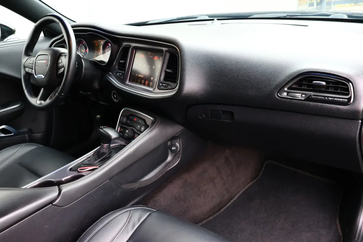 DODGE R/T 5.7 V8 HEMI