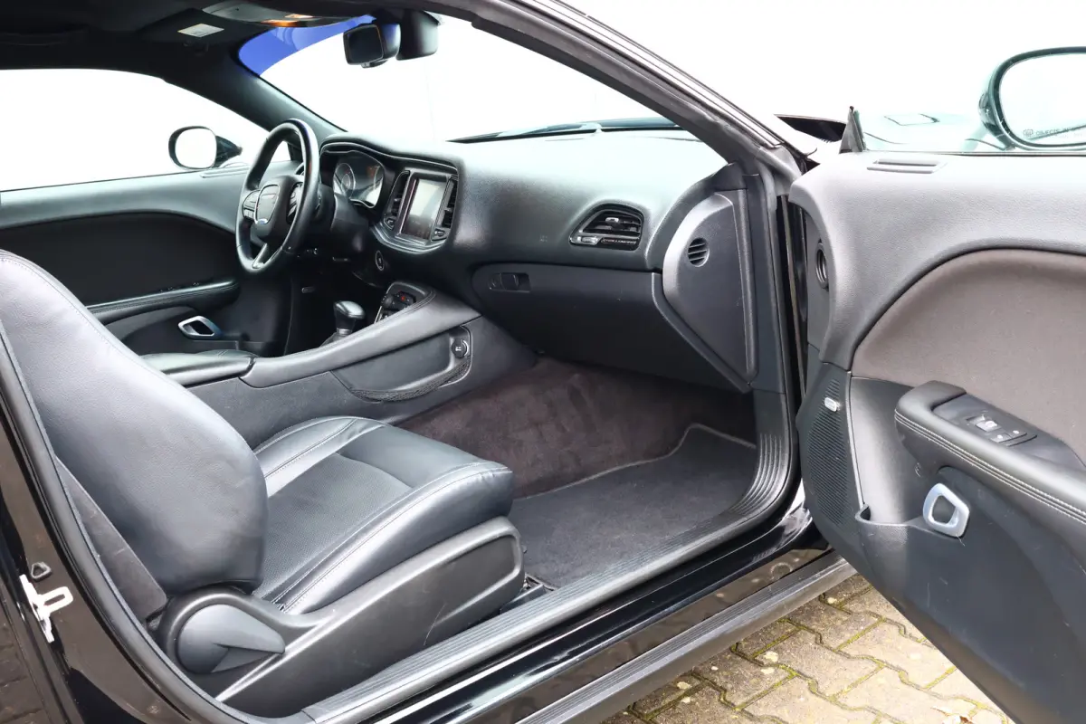 DODGE R/T 5.7 V8 HEMI