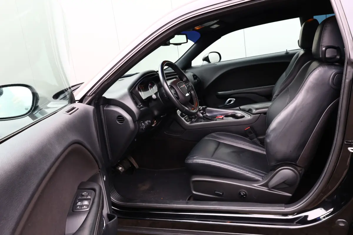 DODGE R/T 5.7 V8 HEMI