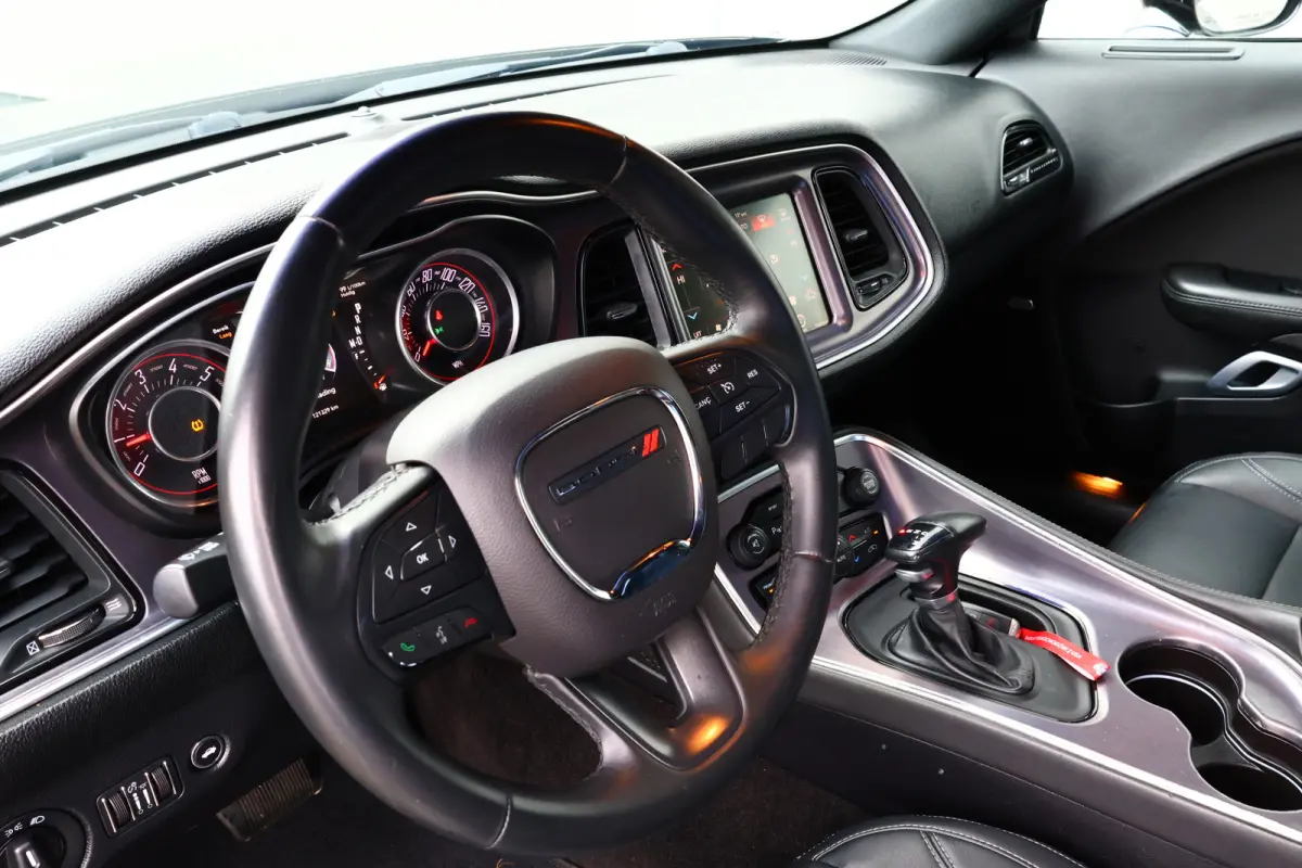 DODGE R/T 5.7 V8 HEMI