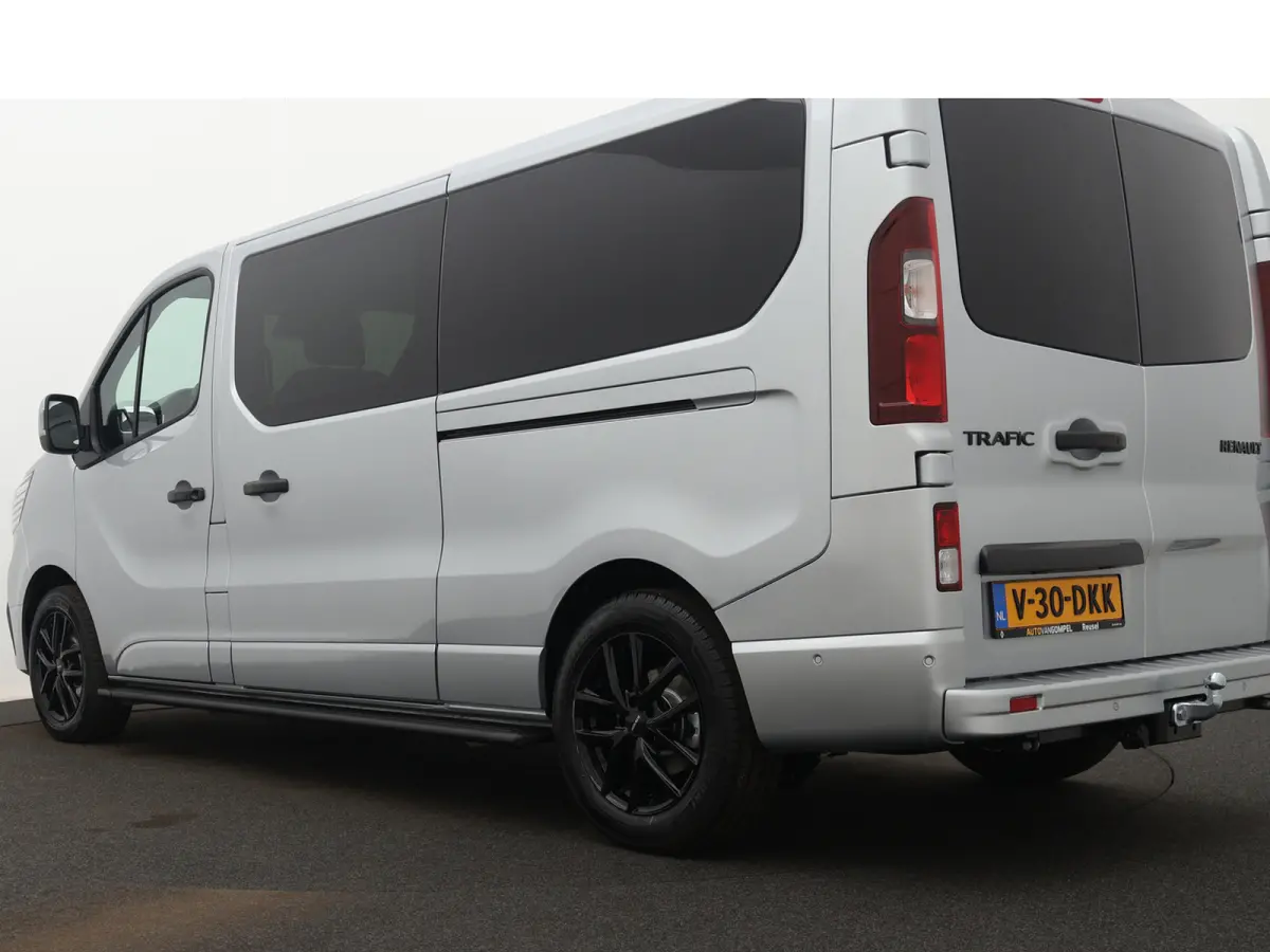 170PK L2H1 | 2 SCHUIFDEUREN | Luxe | DC DUBBEL CABINE BLACK EDITION | FULL OPTION | NAVIGATIE | CAMERA | KEYLESS | PARKEERSENSOREN