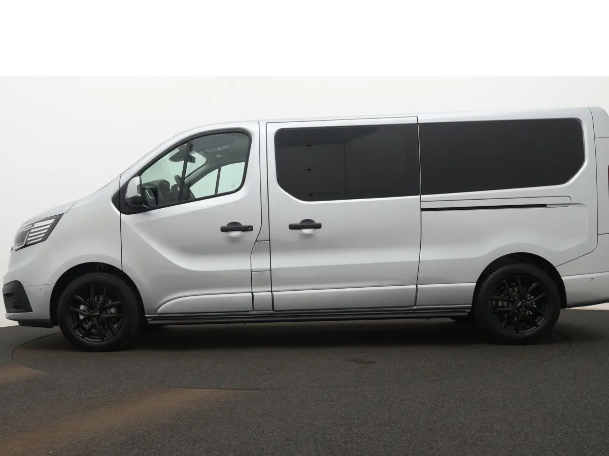 170PK L2H1 | 2 SCHUIFDEUREN | Luxe | DC DUBBEL CABINE BLACK EDITION | FULL OPTION | NAVIGATIE | CAMERA | KEYLESS | PARKEERSENSOREN