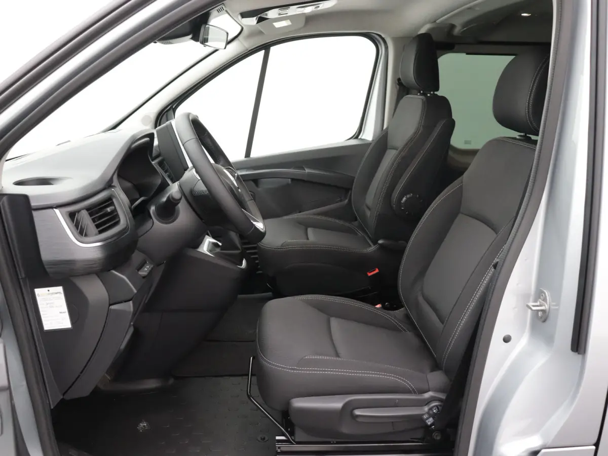 170PK L2H1 | 2 SCHUIFDEUREN | Luxe | DC DUBBEL CABINE BLACK EDITION | FULL OPTION | NAVIGATIE | CAMERA | KEYLESS | PARKEERSENSOREN