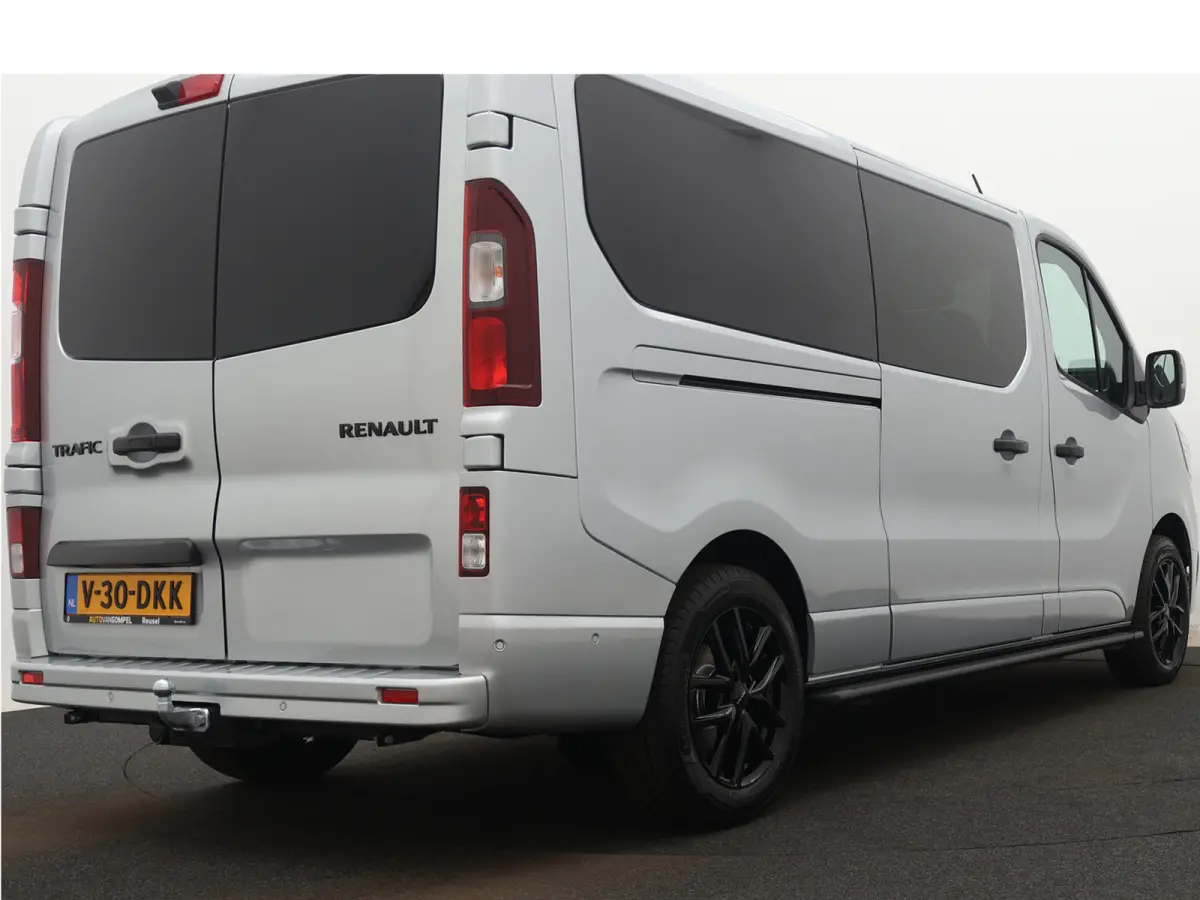 170PK L2H1 | 2 SCHUIFDEUREN | Luxe | DC DUBBEL CABINE BLACK EDITION | FULL OPTION | NAVIGATIE | CAMERA | KEYLESS | PARKEERSENSOREN