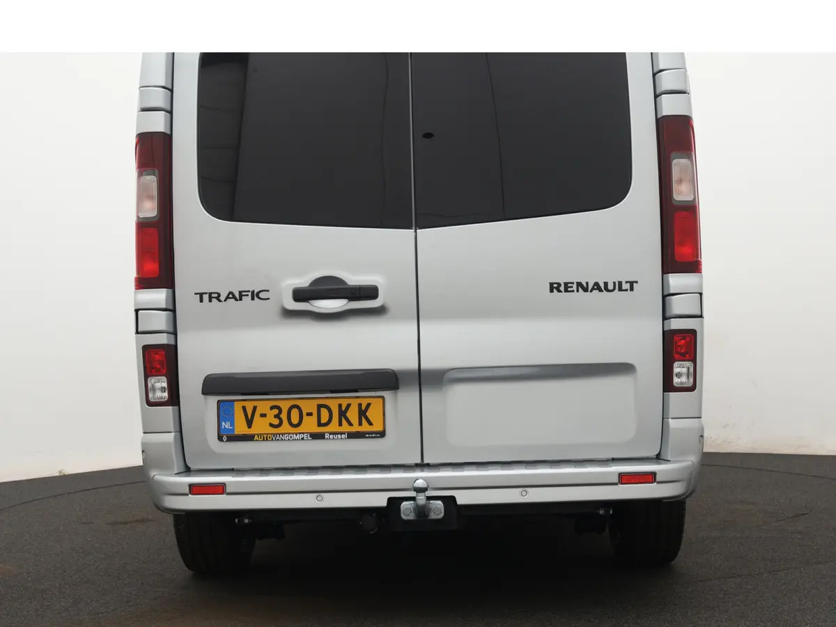 170PK L2H1 | 2 SCHUIFDEUREN | Luxe | DC DUBBEL CABINE BLACK EDITION | FULL OPTION | NAVIGATIE | CAMERA | KEYLESS | PARKEERSENSOREN