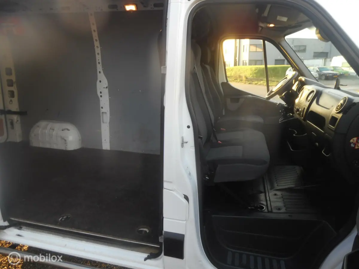 bestel T35 2.3 dCi L2H2/CLIMATECONTROL/CRUISECONTROL/NAVIGATIE