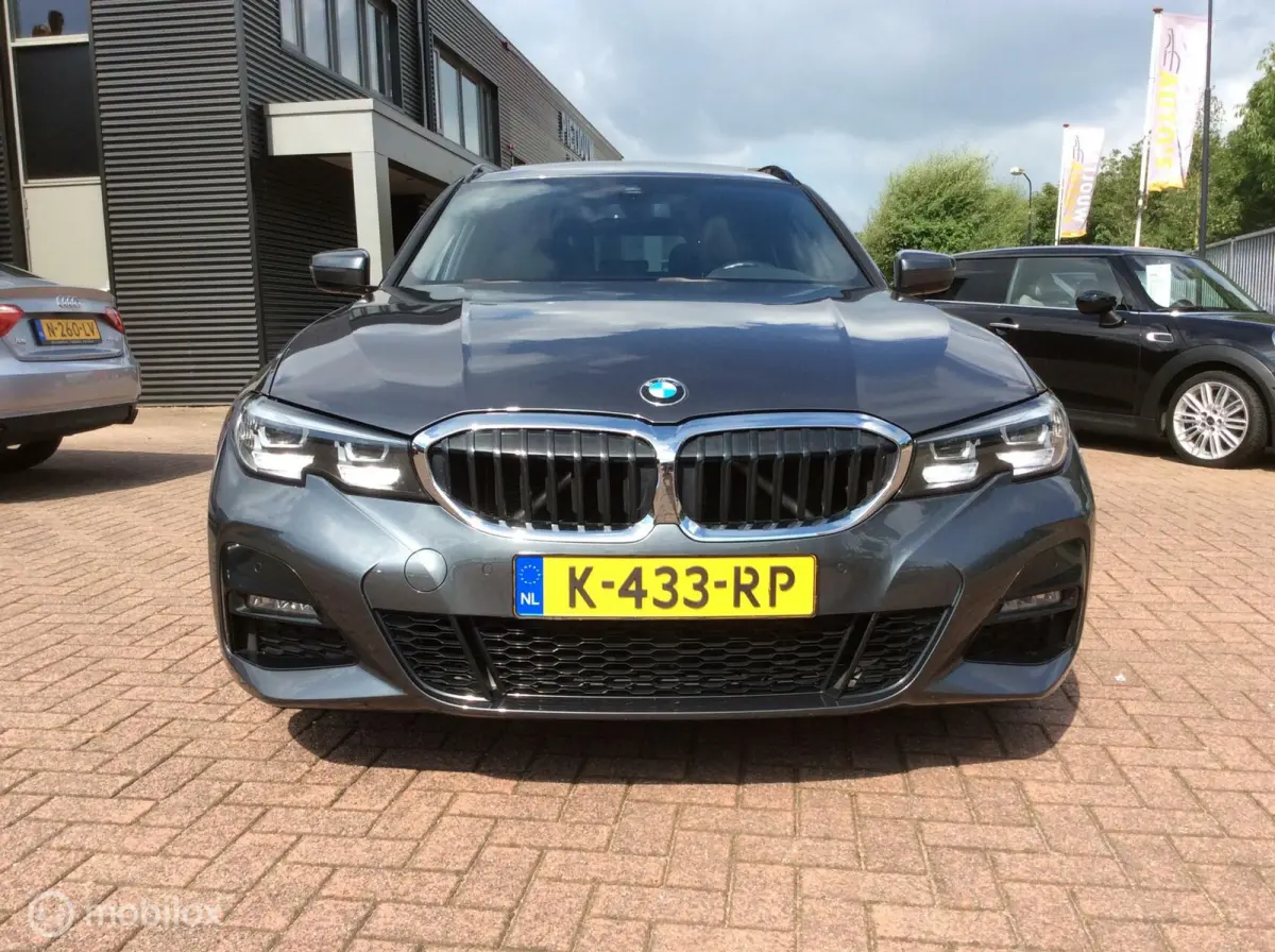 320i High Executive M-Pakket Panorama dak