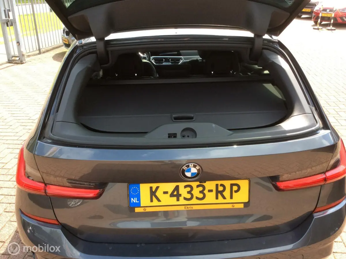 320i High Executive M-Pakket Panorama dak