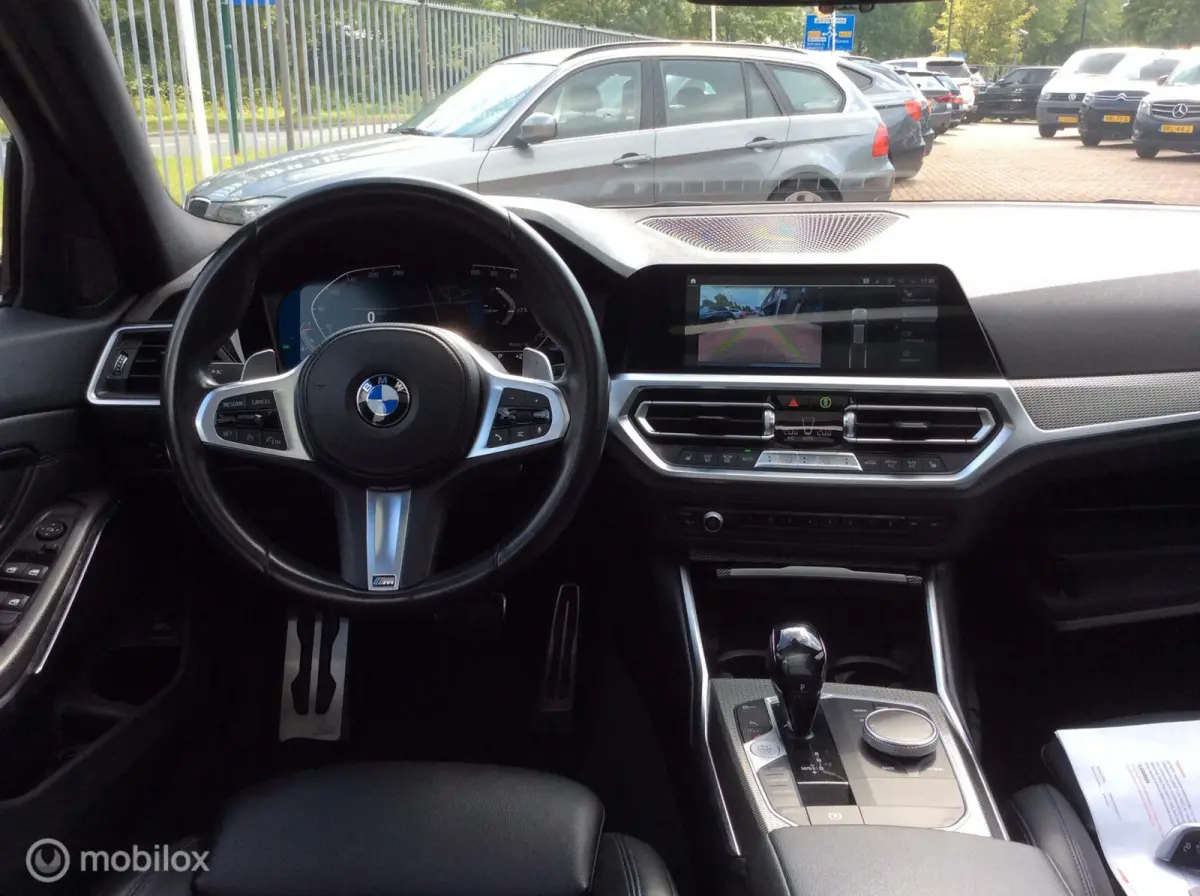 320i High Executive M-Pakket Panorama dak
