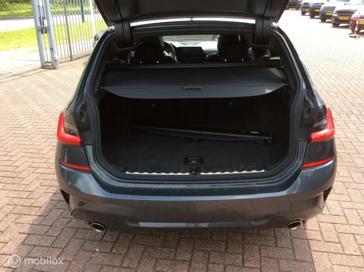 320i High Executive M-Pakket Panorama dak