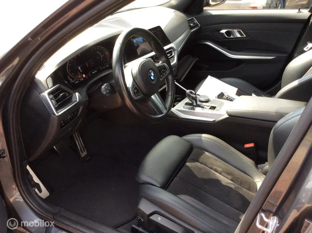 320i High Executive M-Pakket Panorama dak