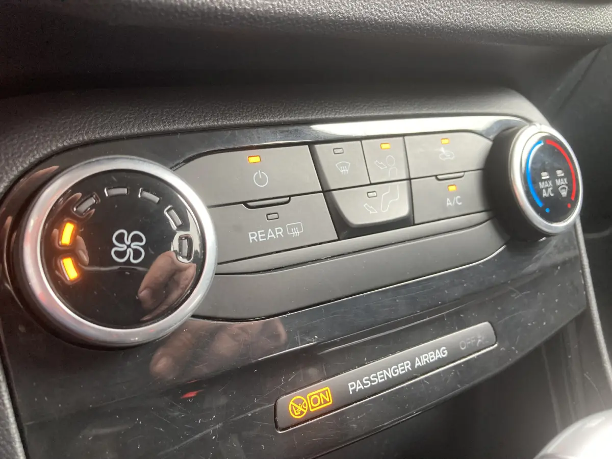 1.0 EcoBoost Titanium 125pk/92kW Automaat | Navigatie | Carplay/Auto | Cruise | Lane Keeping | Verkeersbordherkenning | Full LED | etc. etc. DEMO