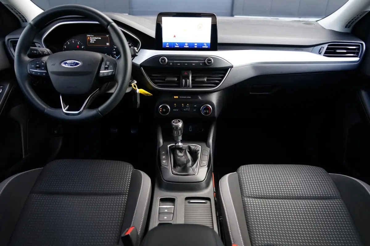1.0 EcoBoost Trend Edition Business, LED