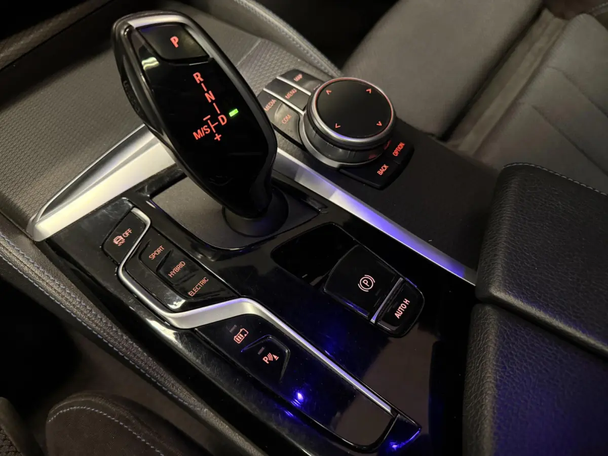 530e M-SPORT 20'' SOH-TEST/PANO/NAVI/CAM/DAB/CARPLAY/ECC/PDC/CRUISE///