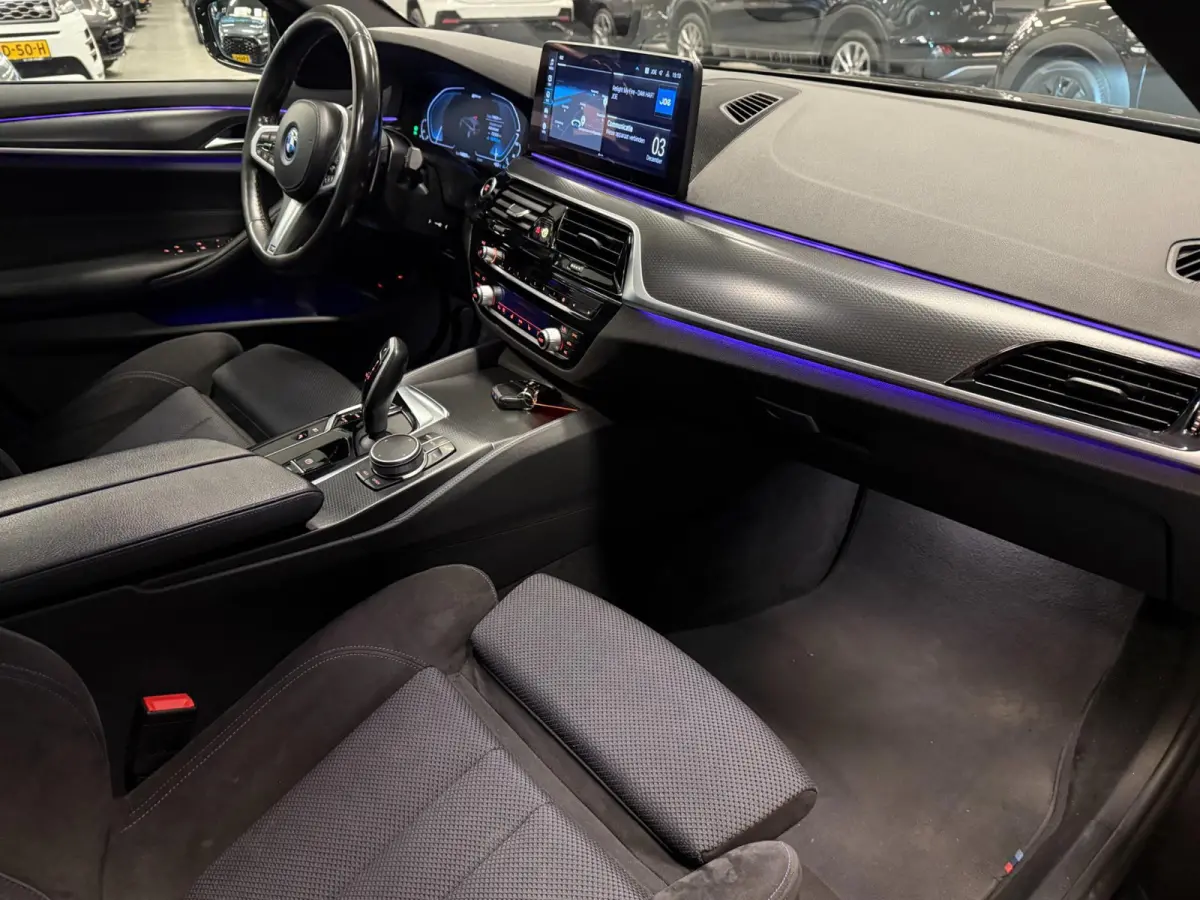 530e M-SPORT 20'' SOH-TEST/PANO/NAVI/CAM/DAB/CARPLAY/ECC/PDC/CRUISE///