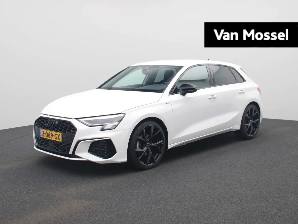 30 TFSI S edition | Navigatie | Airco | 19 Inch Velgen Zwart | Optiek zwart pakket | Cruise control | Sportonderstel |
