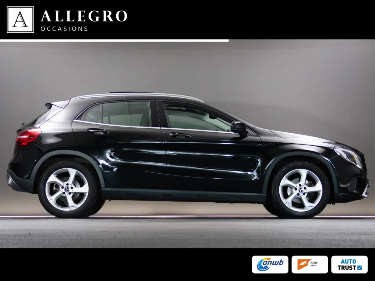 180 Ambition (SCHUIF-/KANTELDAK, NAVIGATIESYSTEEM, CRUISE CONTROL, BLUETOOTH, BI-XENON, LM-VELGEN 18")