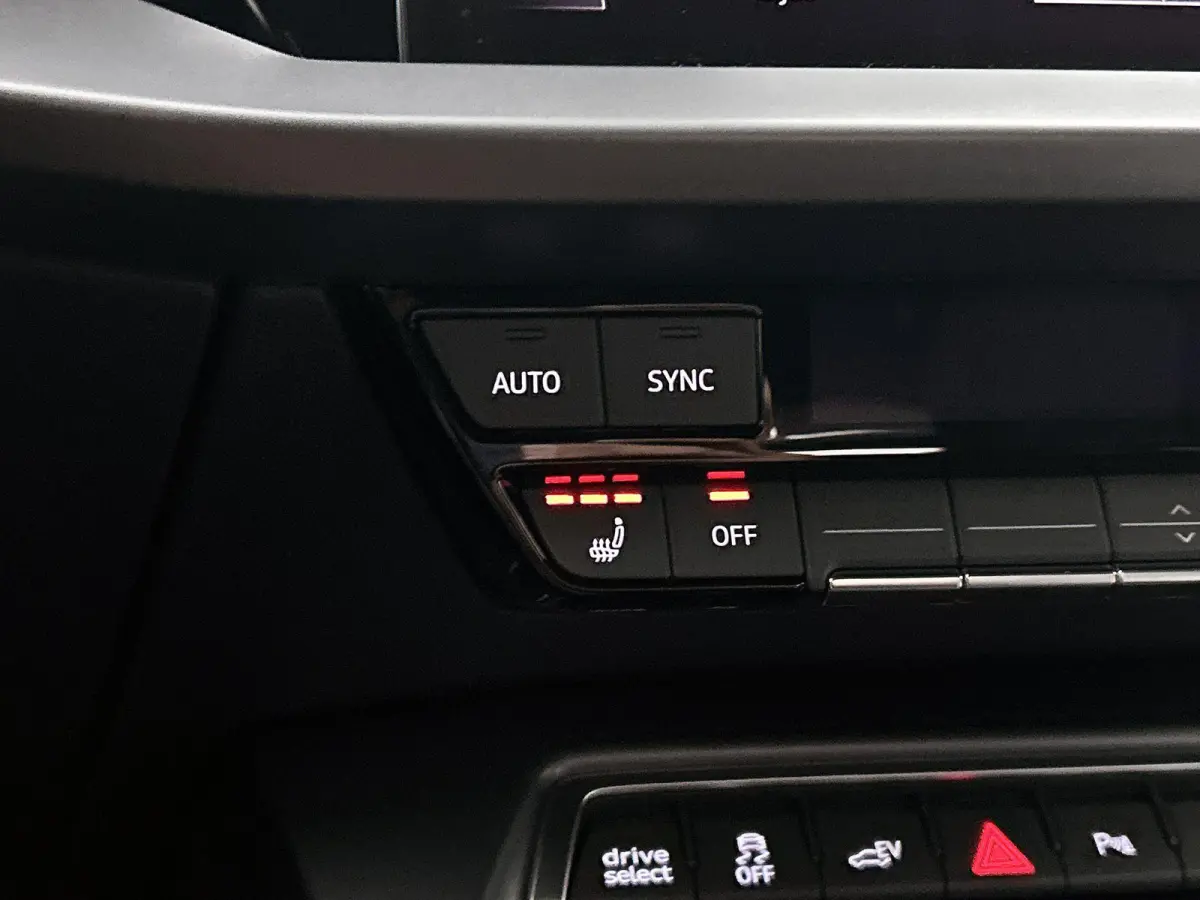 40 TFSI e Advanced edition 204 PK | Automaat | Navigatie | Audi Drive Select | Ambiant Licht Pakket | LED Koplampen | Velgen 17'' | Apple Carplay/Android Auto | Stoelverwarming | Elektrische
