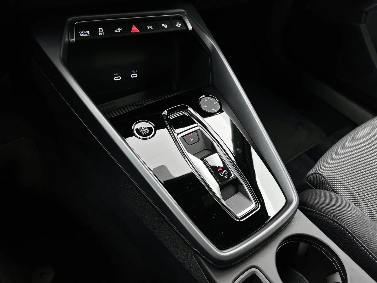 40 TFSI e Advanced edition 204 PK | Automaat | Navigatie | Audi Drive Select | Ambiant Licht Pakket | LED Koplampen | Velgen 17'' | Apple Carplay/Android Auto | Stoelverwarming | Elektrische