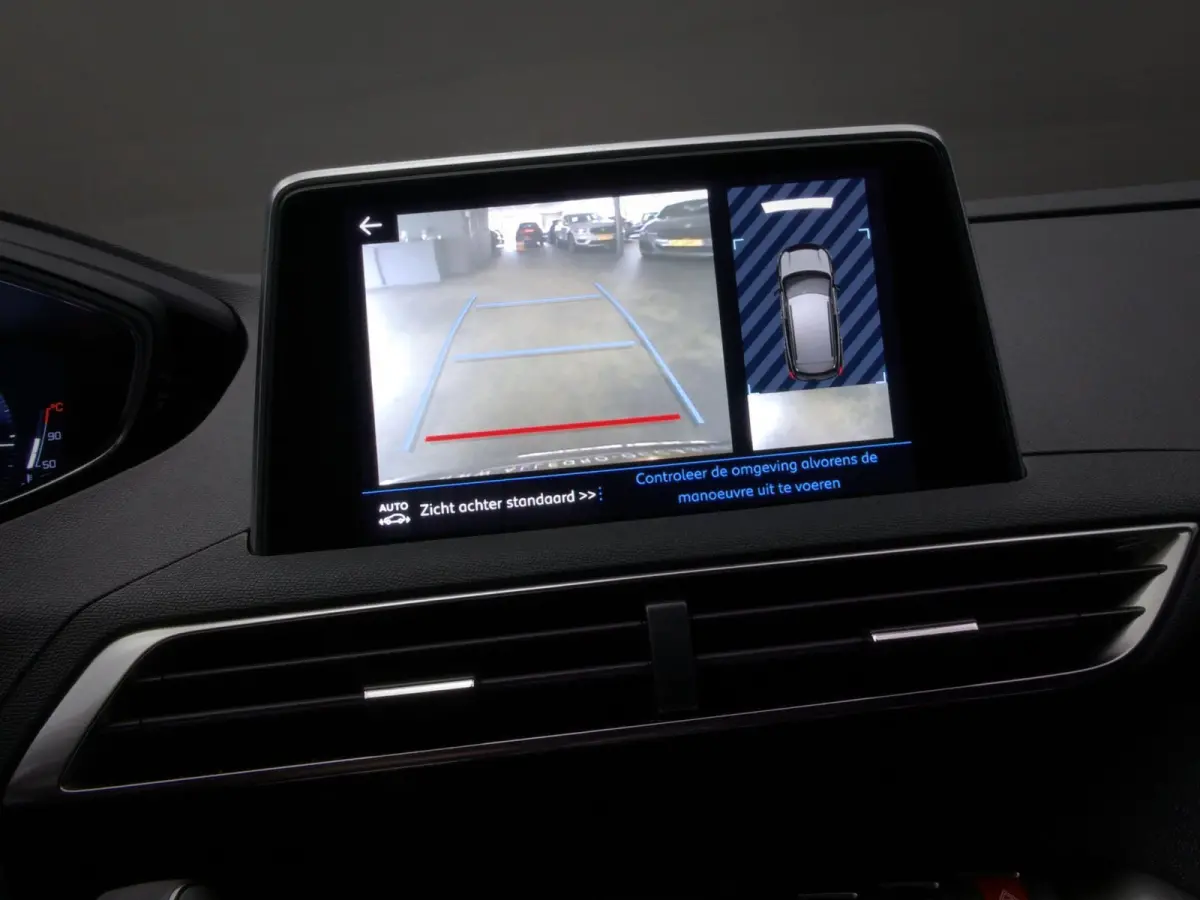 1.2 PureTech Blue Lease Premium (APPLE CARPLAY / ANDROID AUTO, ACHTERUITRIJCAMERA, NAVIGATIESYSTEEM, CLIMATE CONTROL)