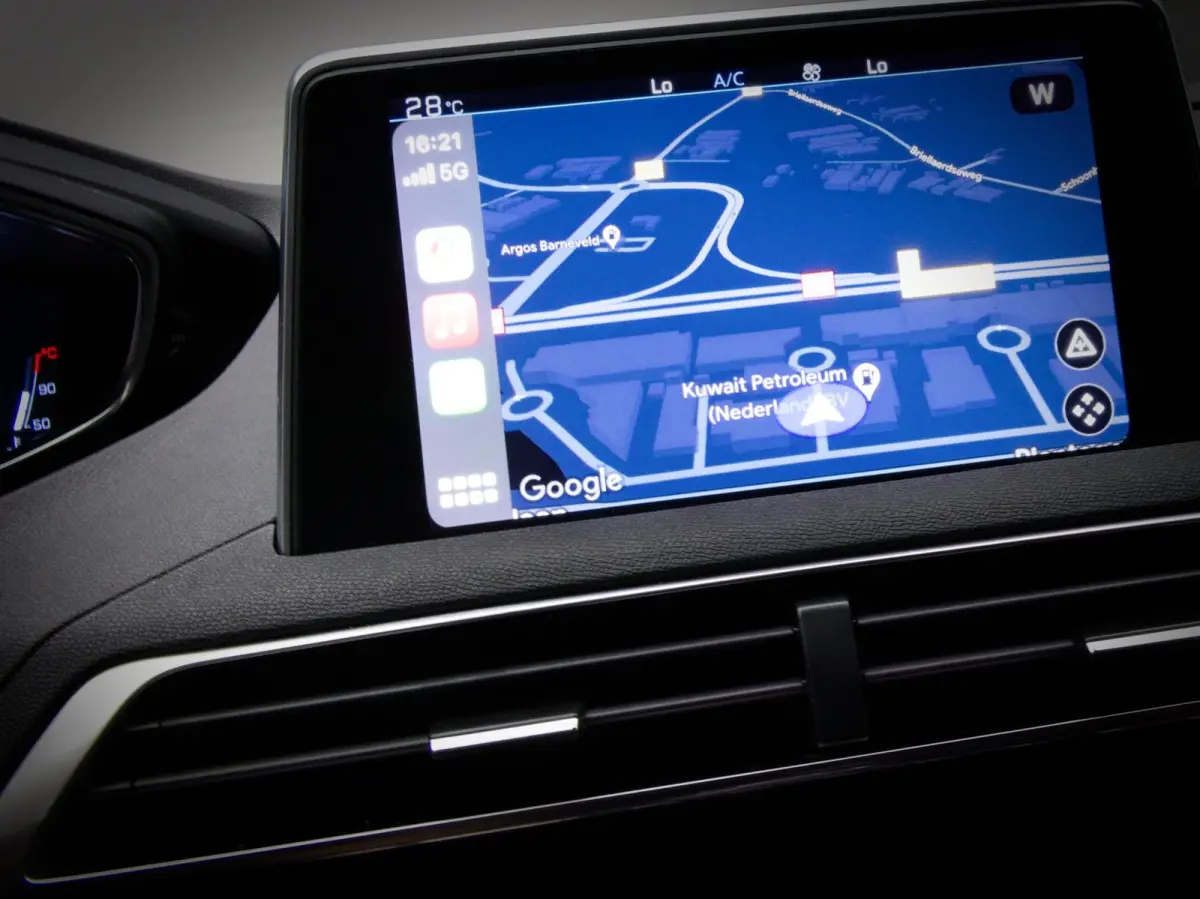 1.2 PureTech Blue Lease Premium (APPLE CARPLAY / ANDROID AUTO, ACHTERUITRIJCAMERA, NAVIGATIESYSTEEM, CLIMATE CONTROL)