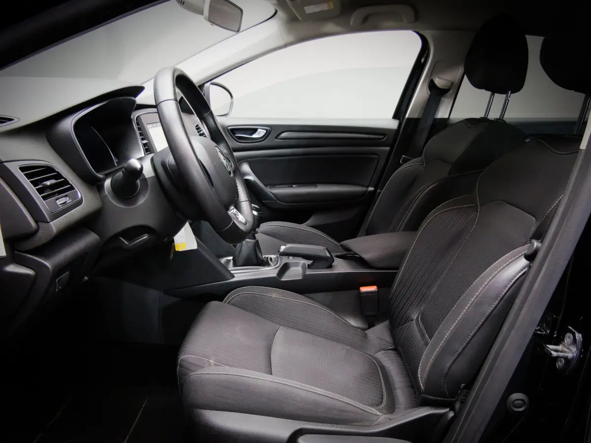 1.2 TCe Zen (NAVIGATIESYSTEEM, CRUISE CONTROL, CLIMATE CONTROL, APPLE CARPLAY / ANDROID AUTO, AIRCO, NAP)