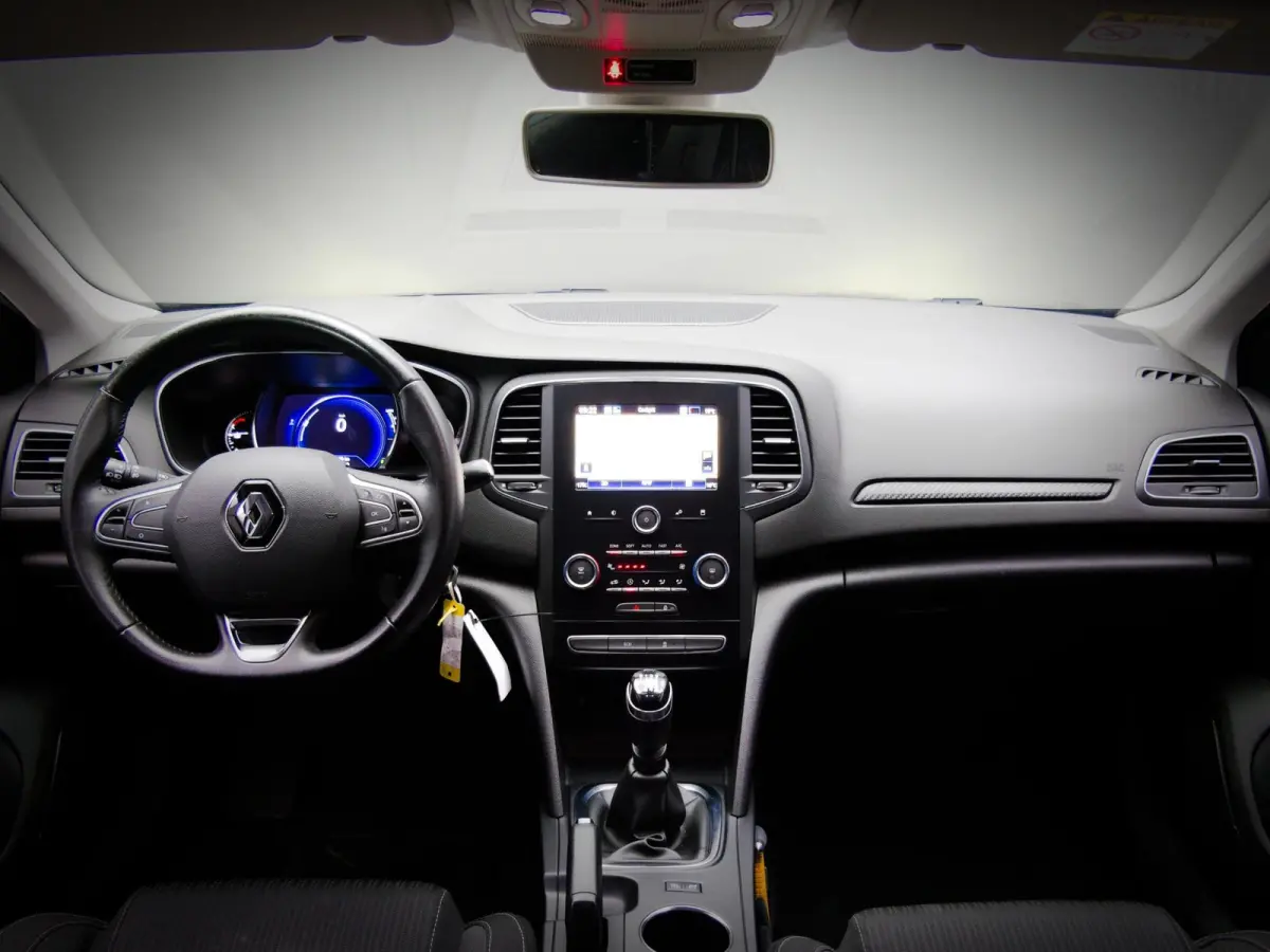 1.2 TCe Zen (NAVIGATIESYSTEEM, CRUISE CONTROL, CLIMATE CONTROL, APPLE CARPLAY / ANDROID AUTO, AIRCO, NAP)