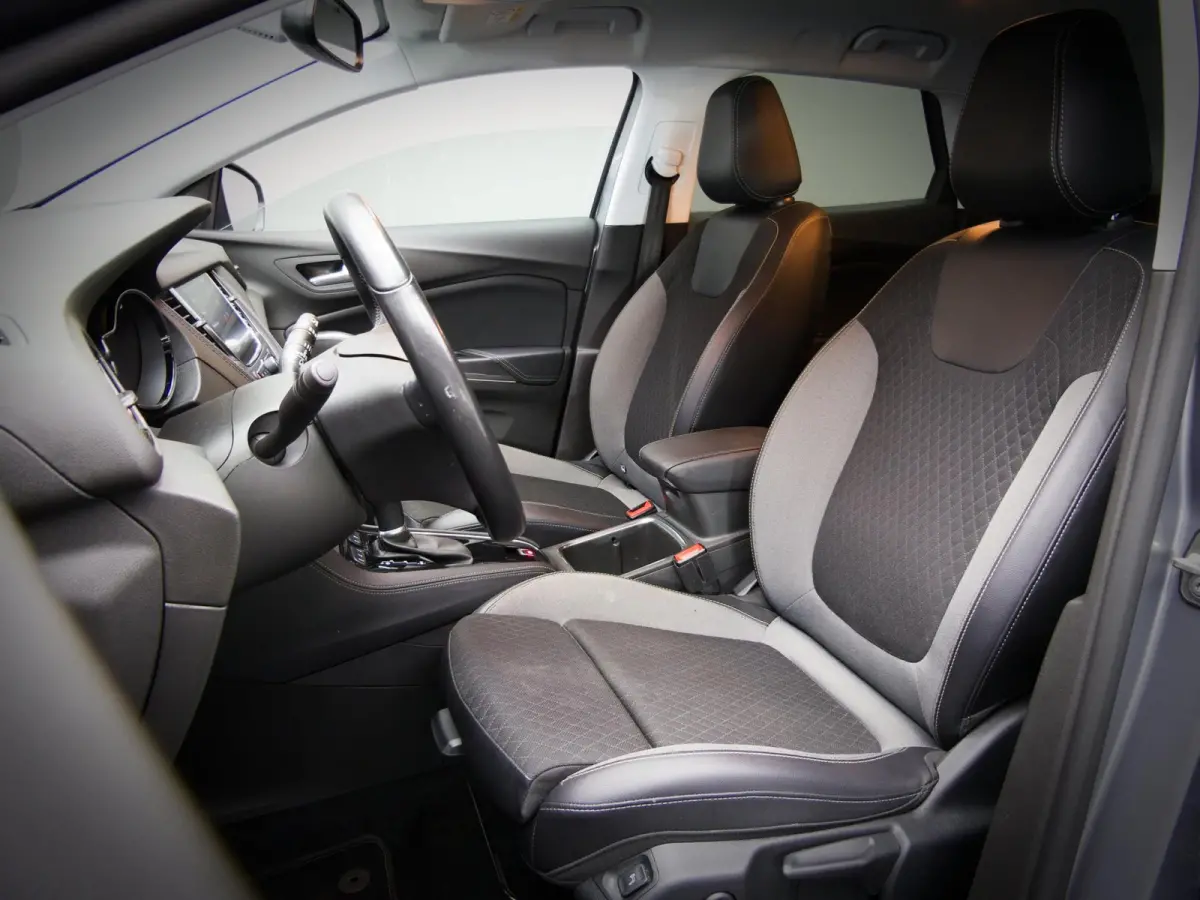 1.2 Turbo Business Elegance (APPLE CARPLAY / ANDROID AUTO, ACHTERUITRIJCAMERA, NAVIGATIESYSTEEM, CLIMATE CONTROL)