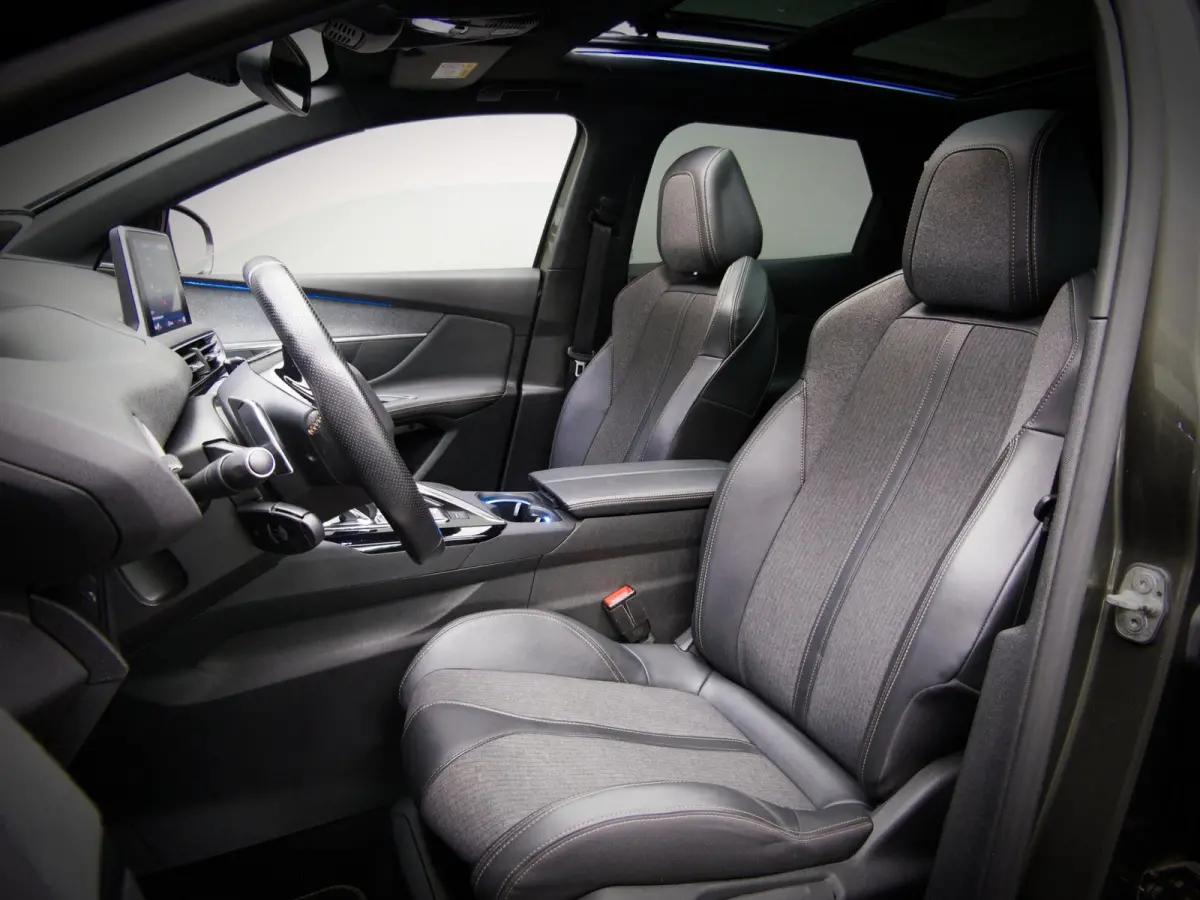 1.2 PureTech GT-Line (ADAPTIVE CRUISE CONTROL, SCHUIFDAK, TREKHAAK, ACHTERUITRIJCAMERA, APPLE CARPLAY / ANDROID AUTO)