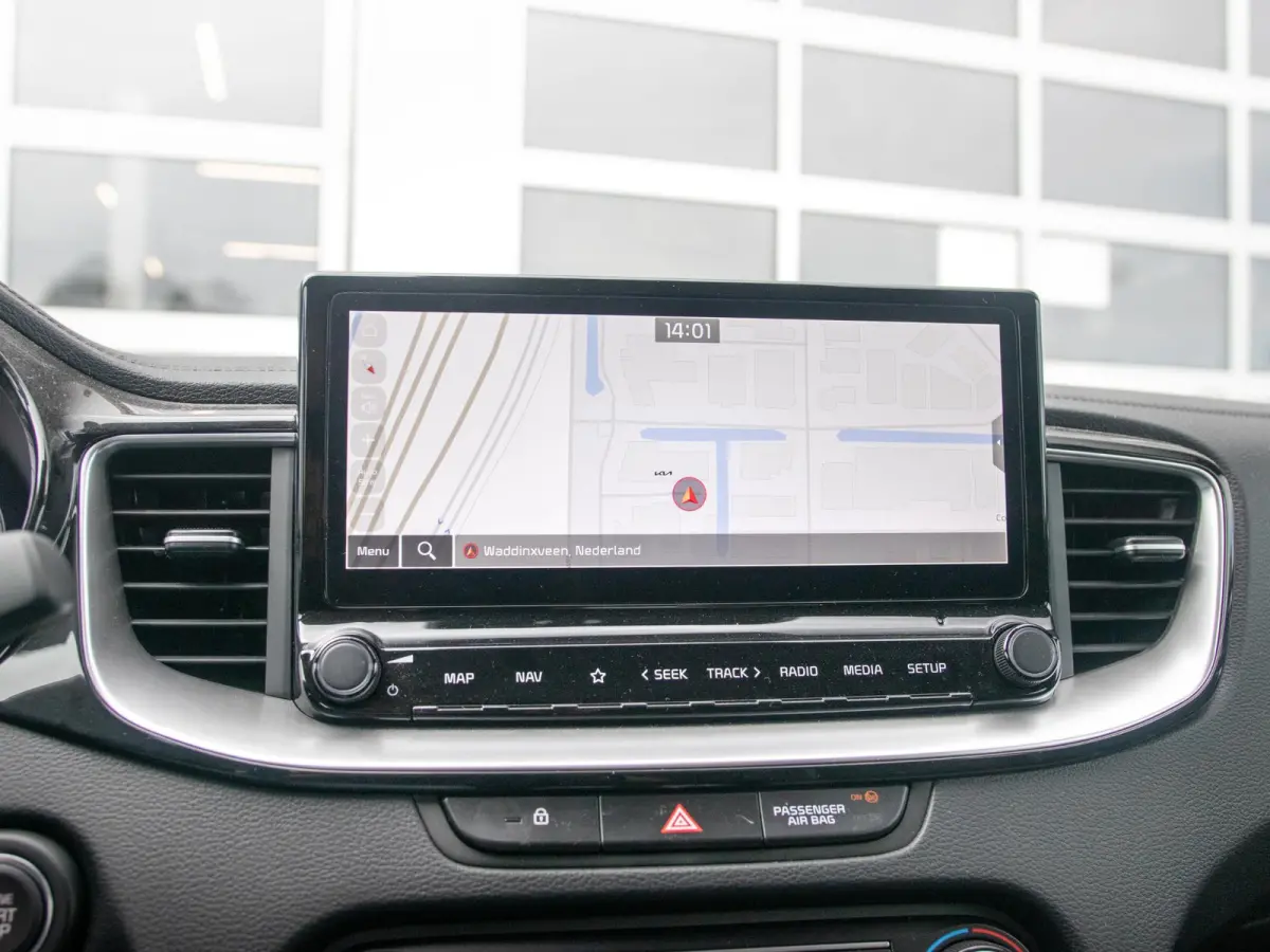1.0 T-GDi DynamicPlusLine | Uit voorraad leverbaar | Keyless | Stoel-/stuurverwarming | Priv. glass | Navi | Carplay | Clima