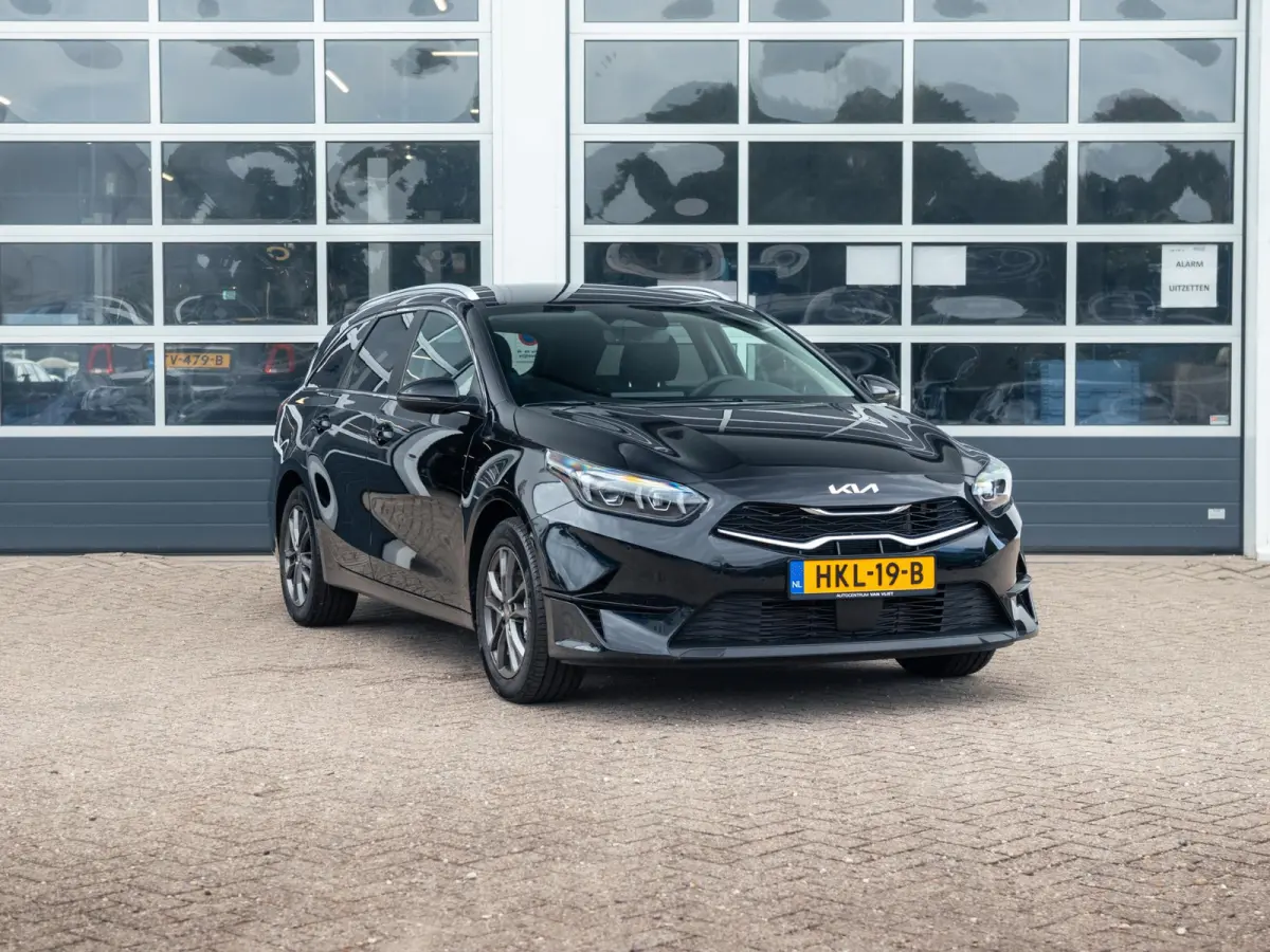 1.0 T-GDi DynamicPlusLine | Uit voorraad leverbaar | Keyless | Stoel-/stuurverwarming | Priv. glass | Navi | Carplay | Clima