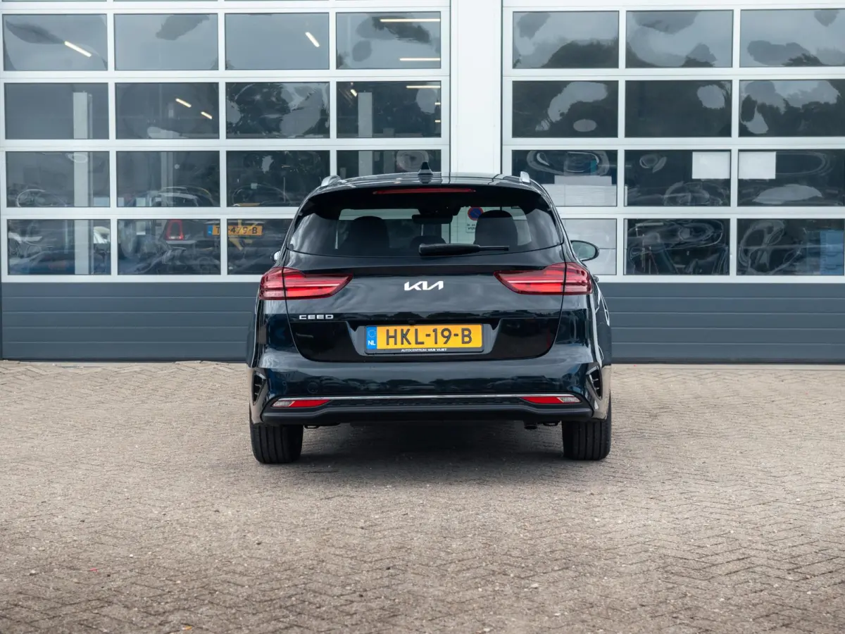 1.0 T-GDi DynamicPlusLine | Uit voorraad leverbaar | Keyless | Stoel-/stuurverwarming | Priv. glass | Navi | Carplay | Clima