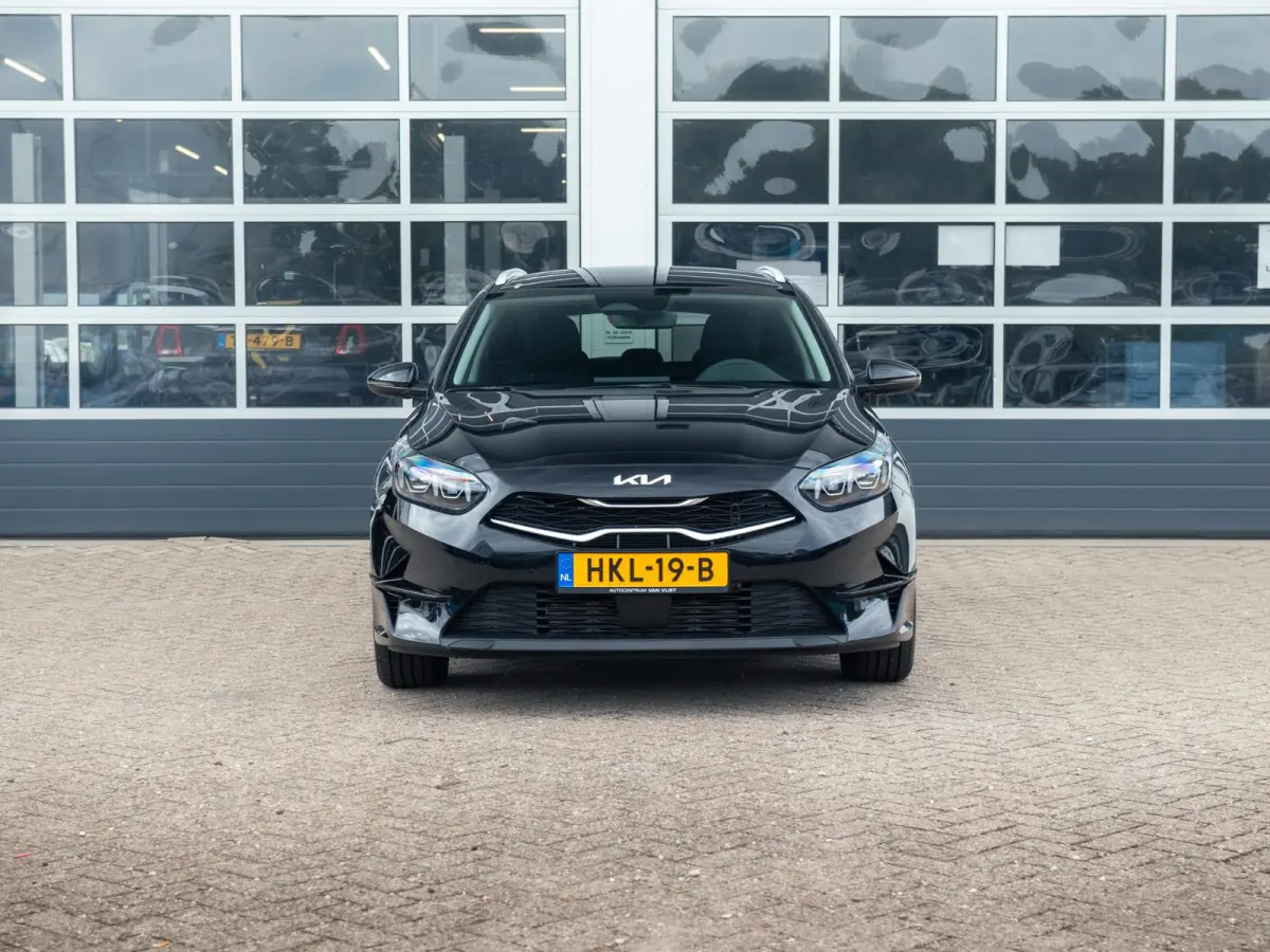1.0 T-GDi DynamicPlusLine | Uit voorraad leverbaar | Keyless | Stoel-/stuurverwarming | Priv. glass | Navi | Carplay | Clima