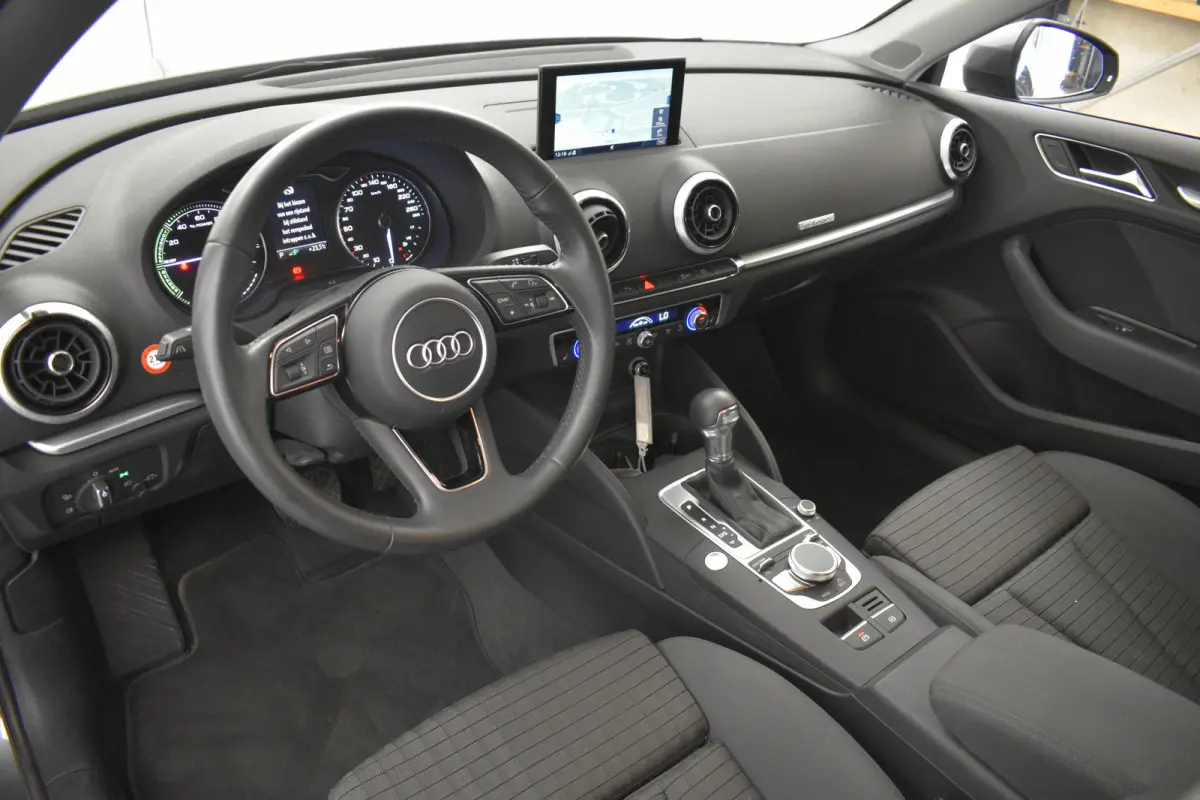 1.4 e-tron 204PK Sport Clima Sportstoel Lane assist Navi PDC