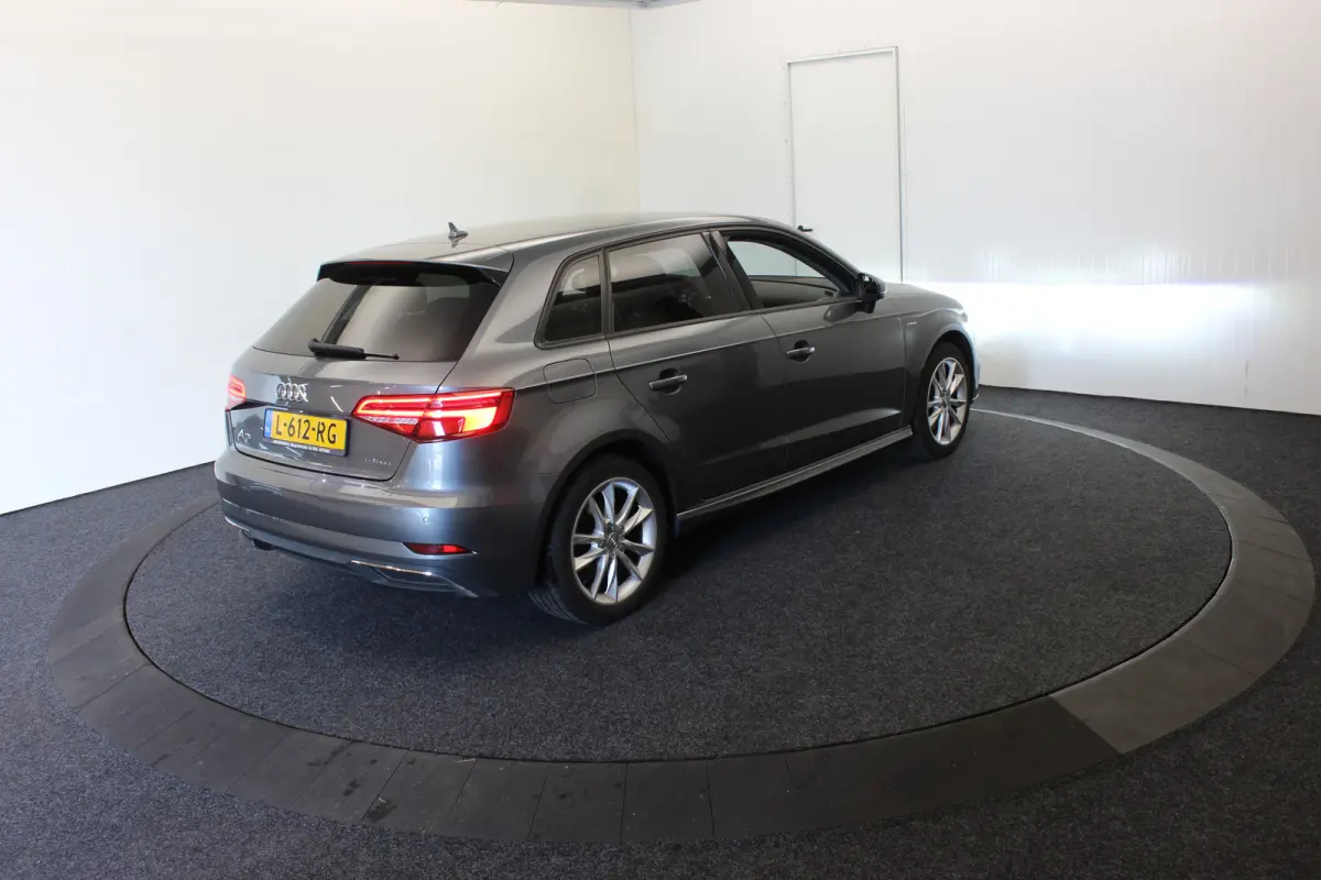 1.4 e-tron 204PK Sport Clima Sportstoel Lane assist Navi PDC