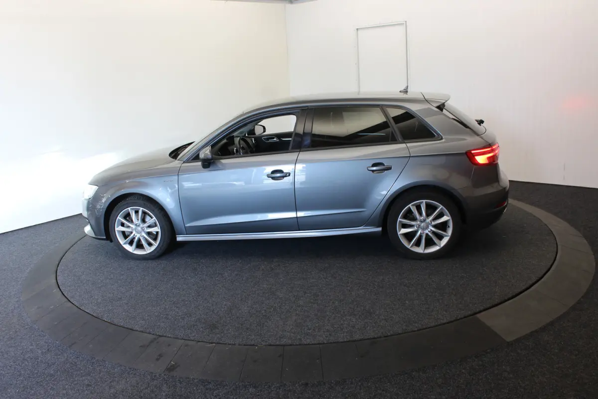 1.4 e-tron 204PK Sport Clima Sportstoel Lane assist Navi PDC