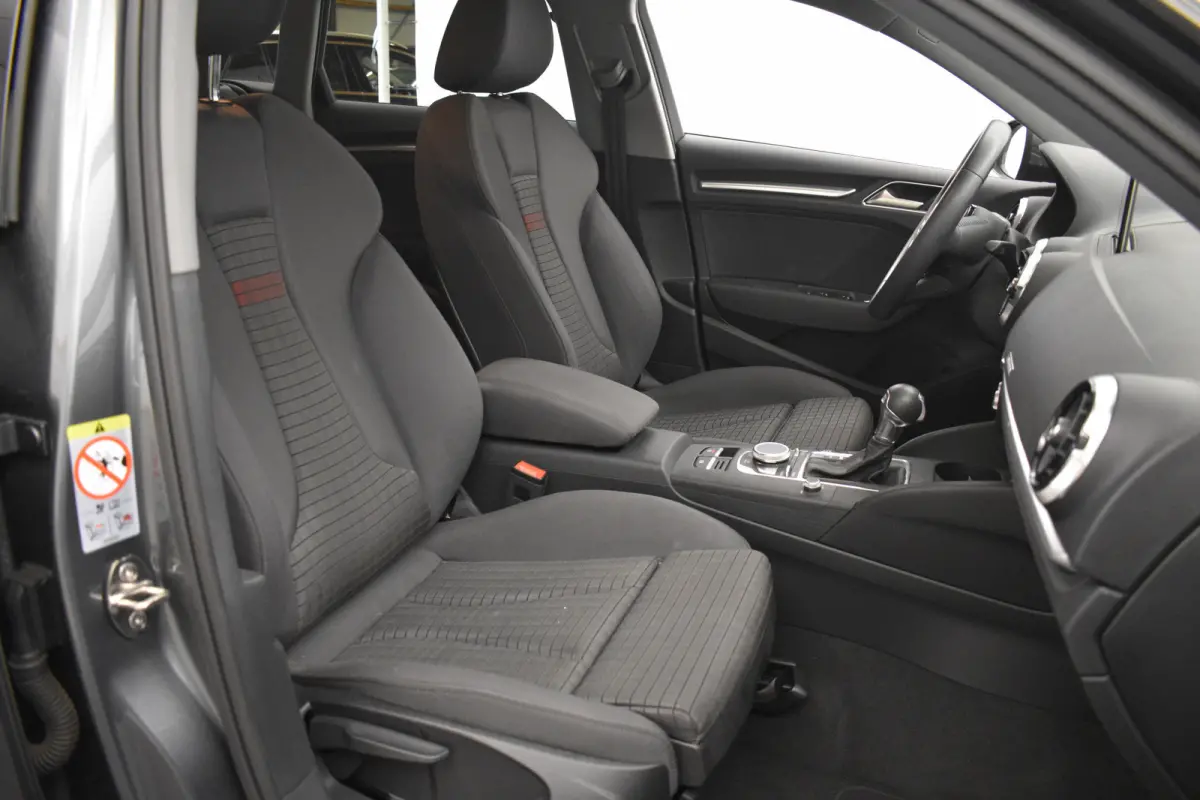 1.4 e-tron 204PK Sport Clima Sportstoel Lane assist Navi PDC
