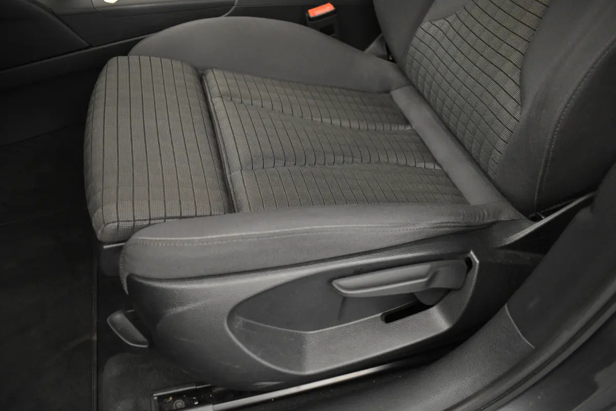 1.4 e-tron 204PK Sport Clima Sportstoel Lane assist Navi PDC