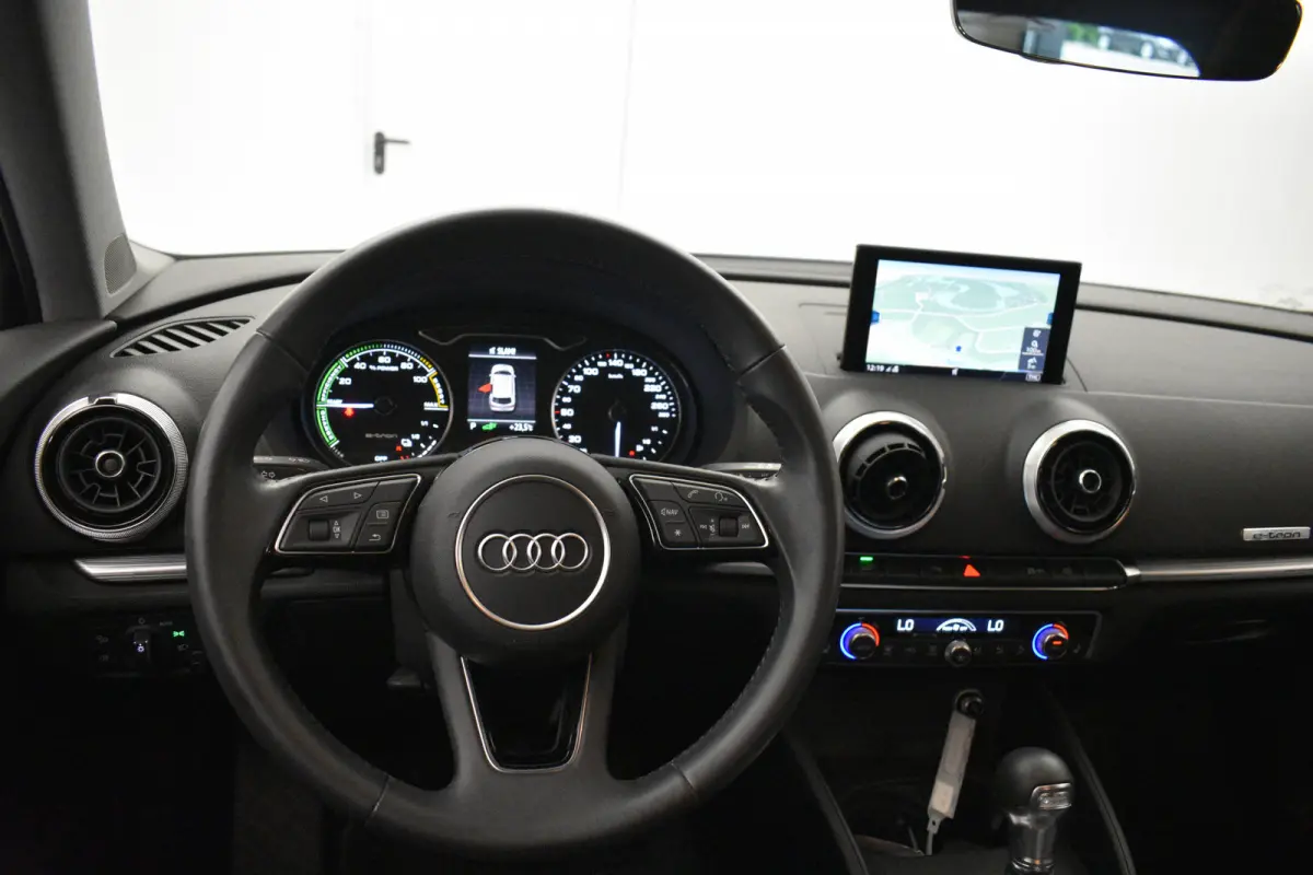 1.4 e-tron 204PK Sport Clima Sportstoel Lane assist Navi PDC