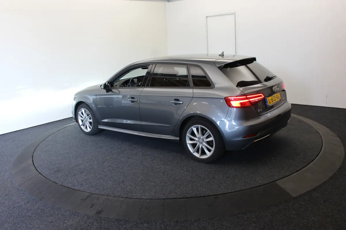 1.4 e-tron 204PK Sport Clima Sportstoel Lane assist Navi PDC