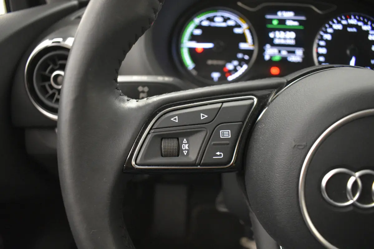 1.4 e-tron 204PK Sport Clima Sportstoel Lane assist Navi PDC