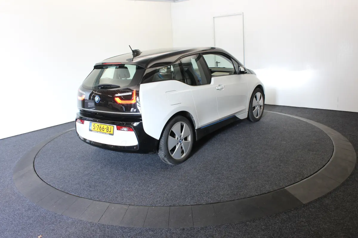 Executive 120Ah SOH 100% 42 kWh Warmtepomp CCS Snel lader Camera Stoelver. Navi