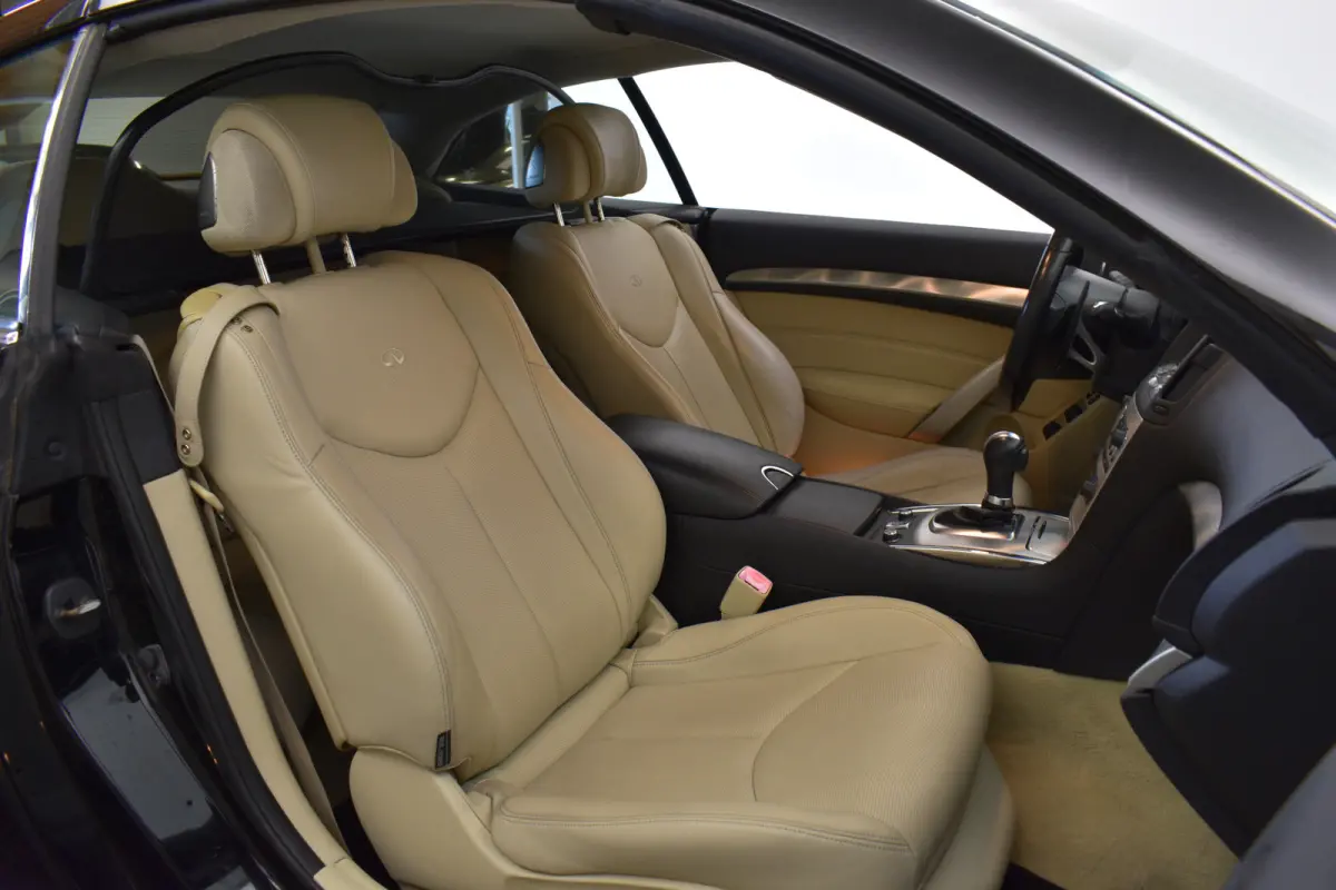 G37 GT Premium Bose Camera  NL Auto
